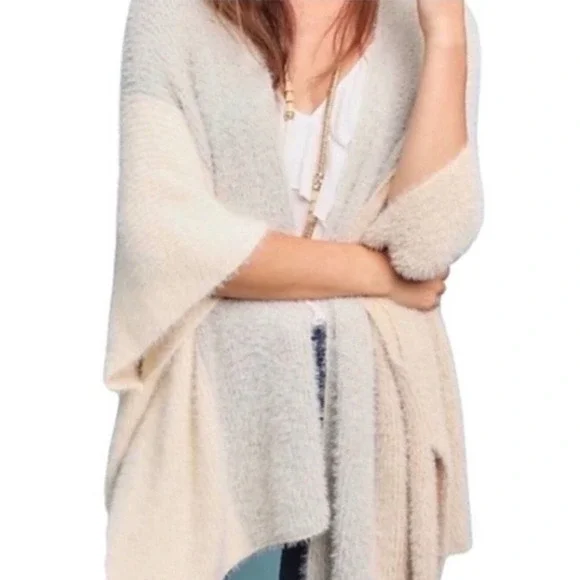Saturday Sunday‎ Anthropologie Colorblock Fuzzy Knit Poncho Cardigan Grey Cream