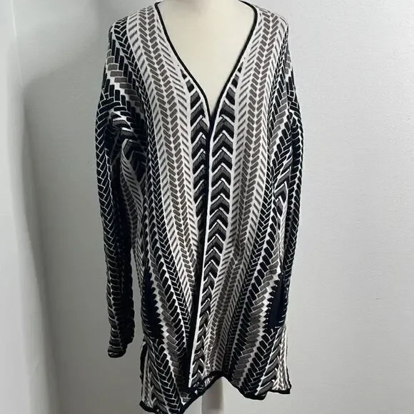 Isaac Mizrahi Live! Sweater shrug.  It’s like. A blanket! Size Medium.