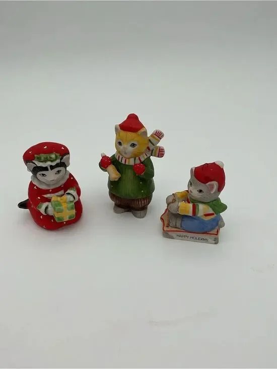 Vintage 1985 Schmid Kitty Cucumber Holiday Kitten Figurine Set