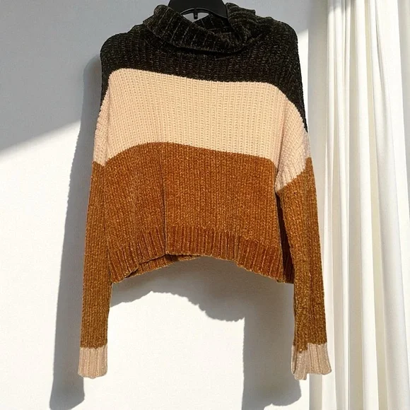 Striped Super Soft Cowl Turtle Neck Sweater Size Large