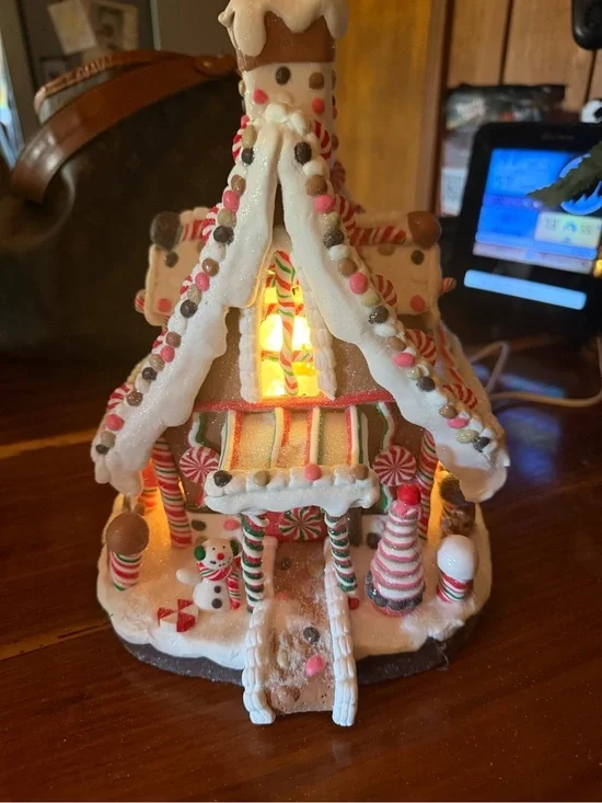 Kurt Adler Lighted Gingerbread Cottage in White, Red, Green