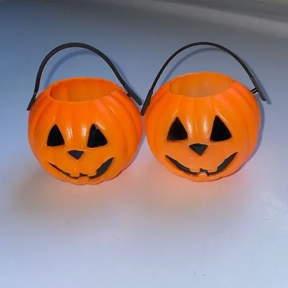 2 small Halloween Jack O Lantern treat holders,‎ party favors, or decorations