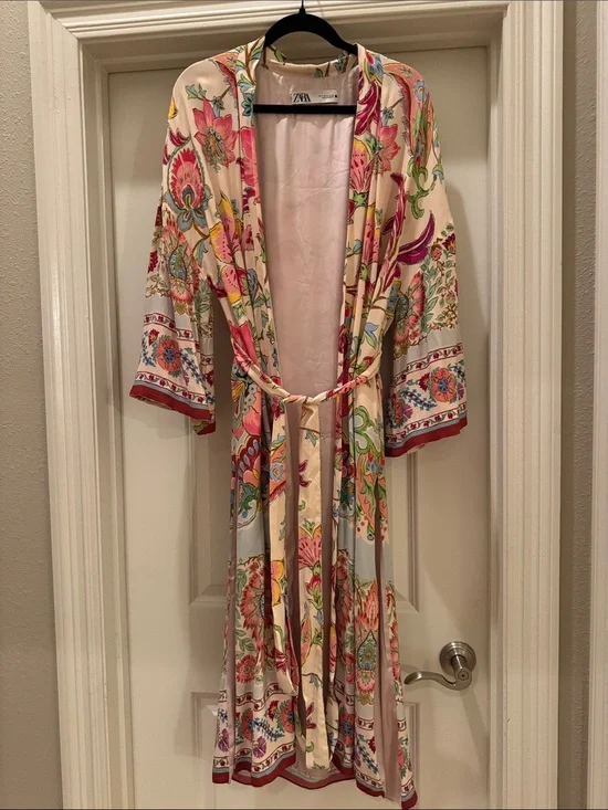 Zara Cream Floral Wrap Kimono Duster Cardigan Belted light weight cover up Small