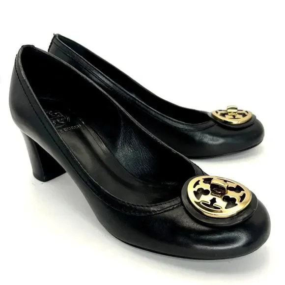 Tory Burch Black Leather Pumps Gold Logo Medallion Twist Lock 8 Round Toe