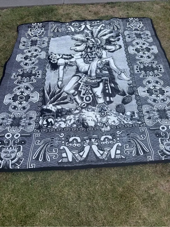 Black and White Aztec-Inspired Blanket Full size