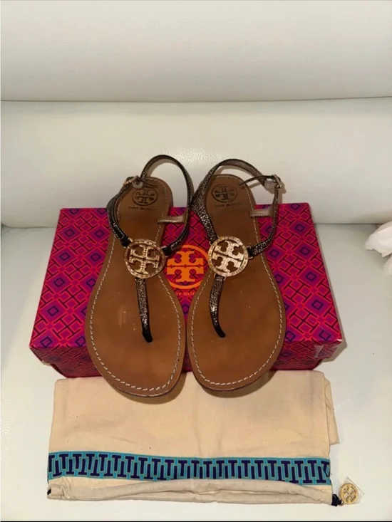 TORY BURCH BROWN LEATHER SANDALS WITH GOLD MEDAL MEDALLIONS