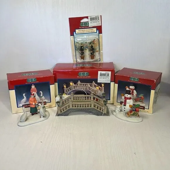 Lemax Village Collection Poly Resin Accessories 90s Lighted‎ Bridge Snow Bunny