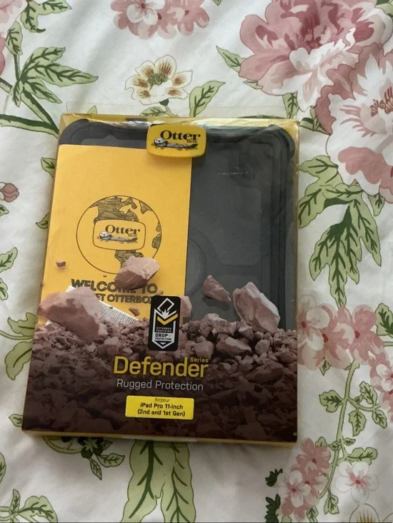 OtterBox Defender Series Rugged iPad Pro 11