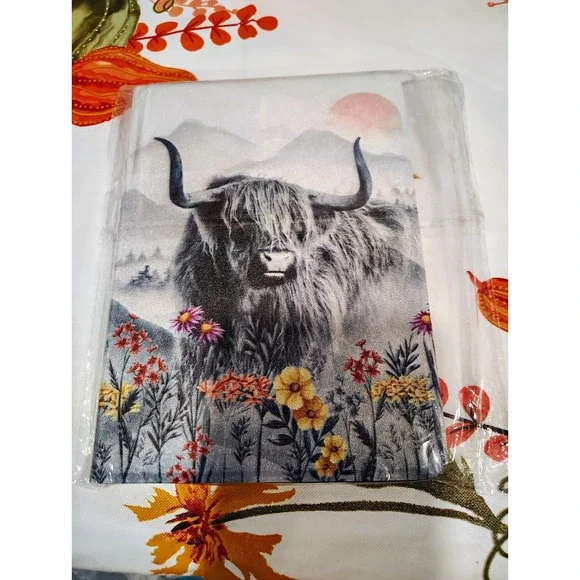 Kindle Paperwhite 11th Gen 2021 6.8in Magnetic Folio Highland Cow
