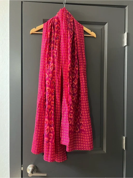Tory Burch 100% Wool Print Scarf Wrap
