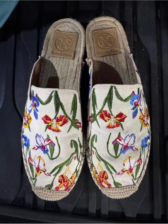 Tory Burch Cream Canvas Floral Embroidered Espadrille Slip-On