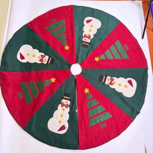 Felt Christmas Tree Skirt Red Green Snowman Tree Appliqué 44