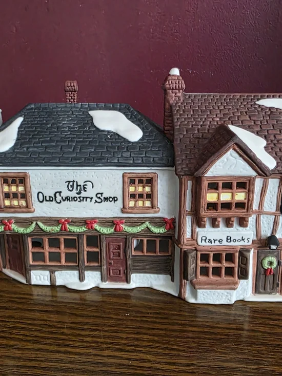 Dept 56 The Old Curiosity Shop Dickens Village Series 5905-6 Heritage Christmas