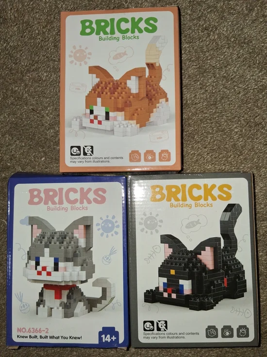 BRICKS Building Blocks Cat Toy Set - Assorted Colors (Orange, Gray, Black)