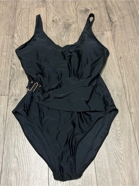 Black one piece swimsuit xl