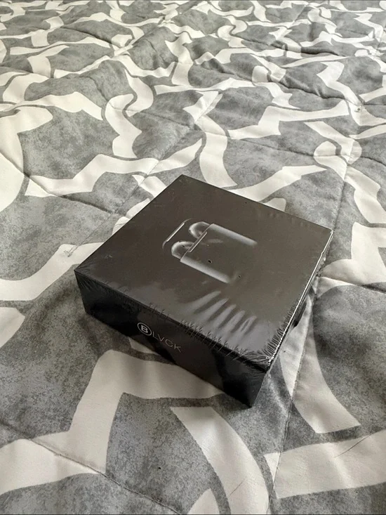 Black Wireless Earbuds Case — Protective Charging Case