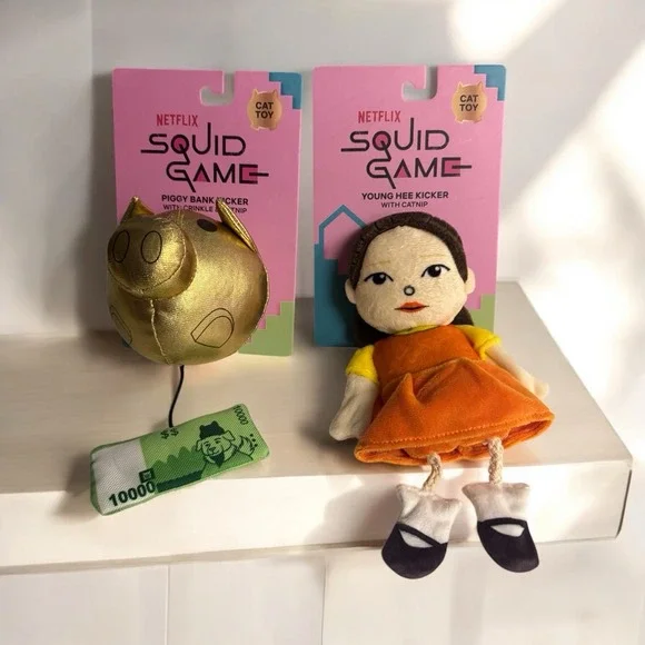Lot Of 2 Squid Game Young Hee Kicker & VIP Mask Cat Toy Brand New‎