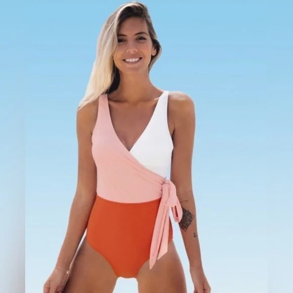 NEW Cupshe Color Block Swimsuit - Size Medium