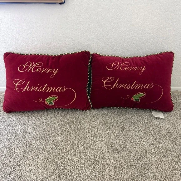 Noble Home‎ Fashions Merry Christmas Burgundy Velvet Pillows Set of 2 Gold Green