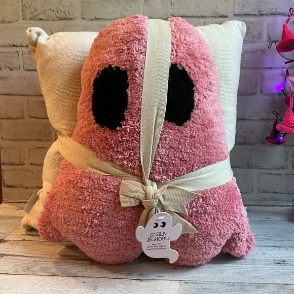 Goblin & Ghoul 2Pc pink Ghost Halloween Pillow Set