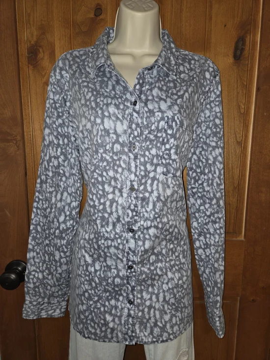 new directions Blue and White Printed‎ Button-Down Shirt