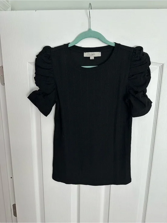 LOFT NWOT Black Puff Sleeve Ribbed Knit Top