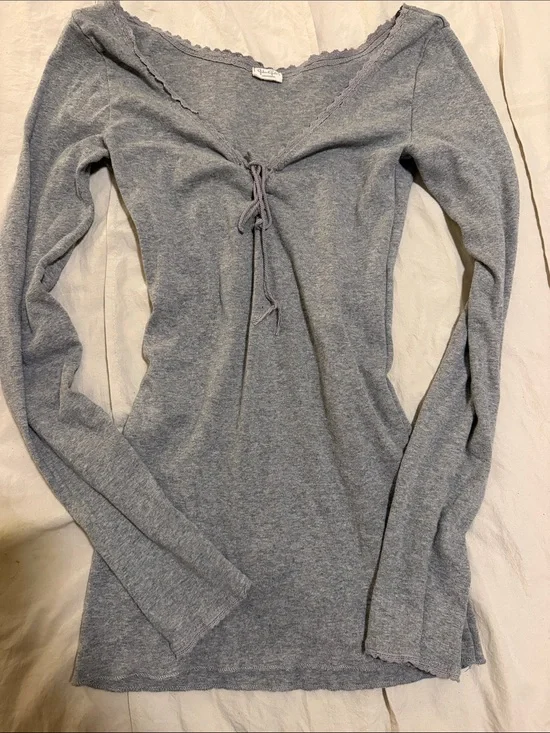 Brandy Melville Heather Gray Lace-Trim Long Sleeve Tee