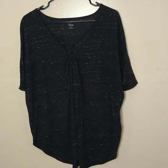 a.n.a women's size XL short sleeve blouse. Casual.