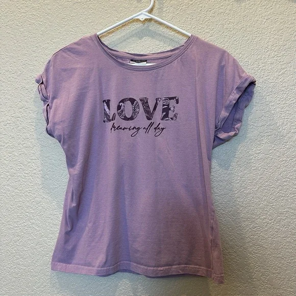 Beloved Love Dreaming All Day Sleepwear T-shirt Women's Size‎ Medium