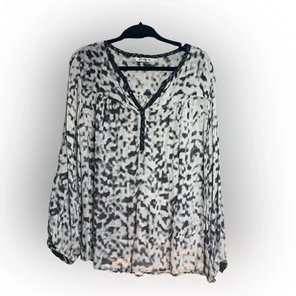 PARADIGMA BLACK & WHITE ABSTRACT RAYON BLOUSE • SIZE XL