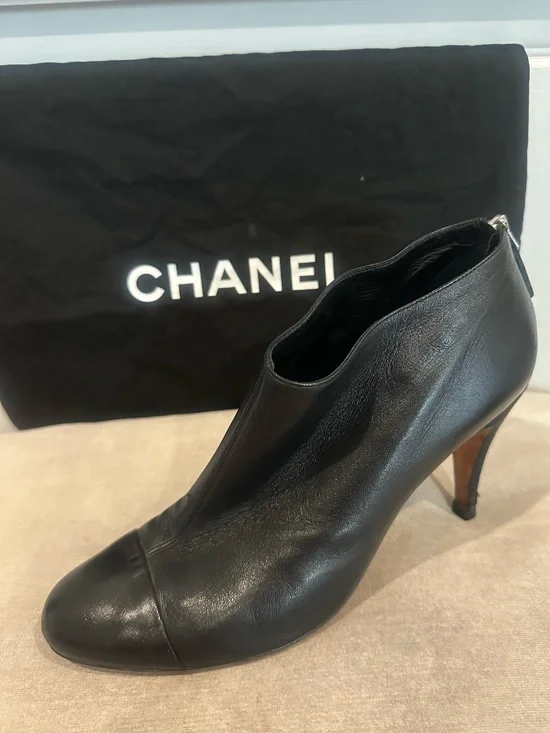 CHANEL Black Leather Heeled Ankle Boots