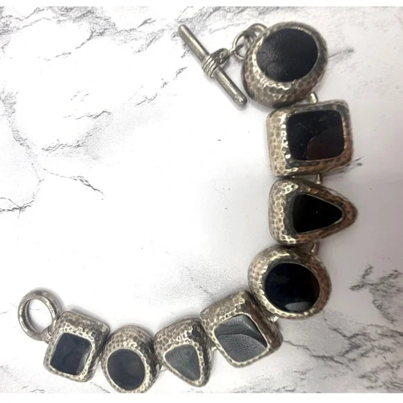Black Glass Silver Tone Toggle‎ Bracelet Geometric Hammered Links 7.5 Inch