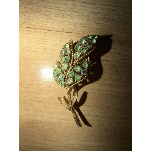 VINTAGE Green Rhinestone Leaf Aurora Borealis Brooch Pin Unmarked