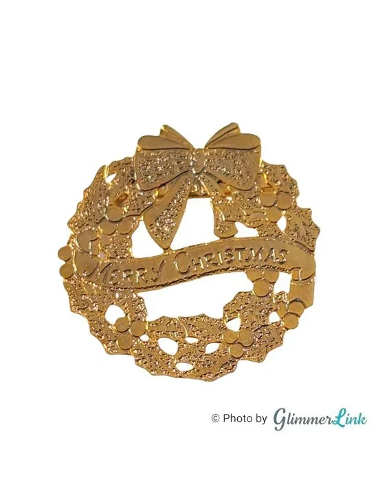 Vintage Flat Etched Merry Christmas Wreath Gold Tone Brooch