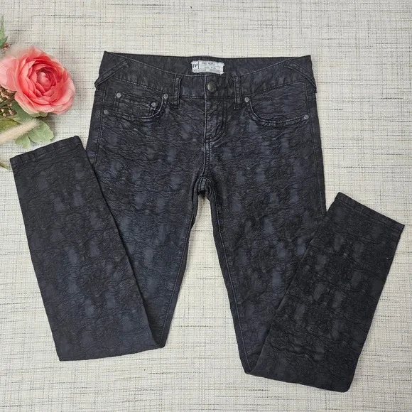 Free People Jeans Black Textured Jacquard Skinny Pants Size 25‎