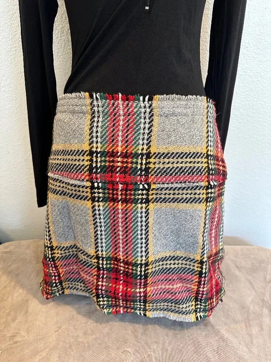 J crew plaid wool mini skirt. Size: 10