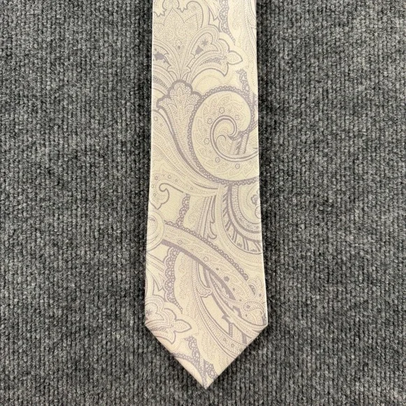 DONALD J. TRUMP men's Signature Collection Silk Men's Tie Paisley 3.5