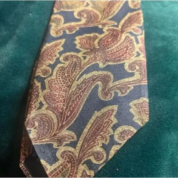 NWT Accents by Isaac Zeker 100% Silk Tie Made in Italy