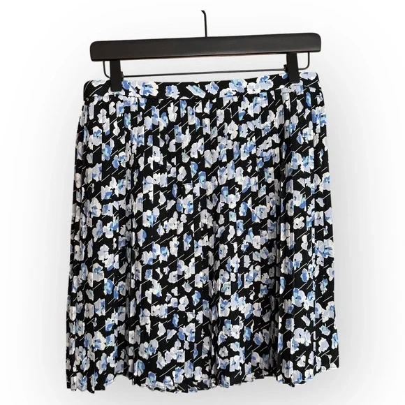 J. Crew Pleated‎ Skirt Floral Print Black Blue White Size 6 Career Casual