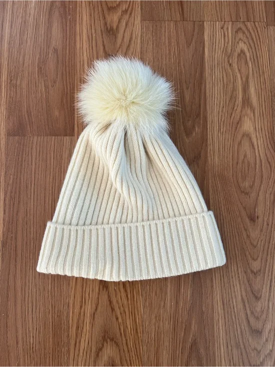 Women’s Cashmere Pom Pom Beanie