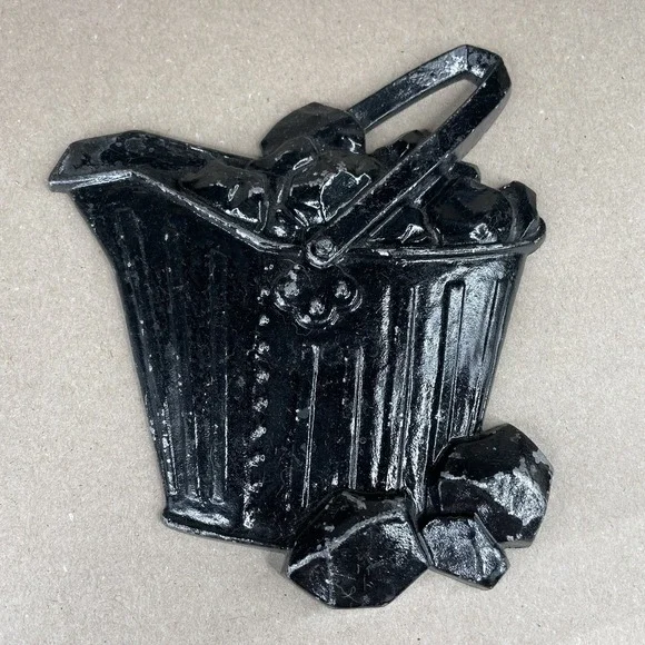 Sexton USA 502 Coal Bucket Black‎ Cast Aluminum Wall Plaque