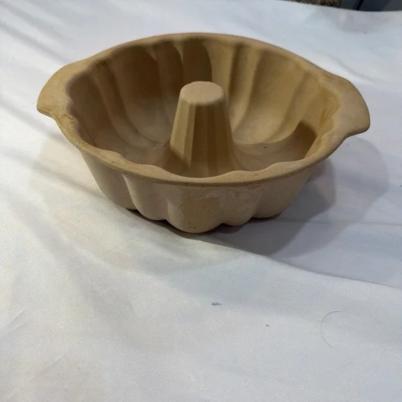 ✅The Pampered Chef‎ Stoneware Fluted bundt cake pan Dessert Baking/Cooking 24