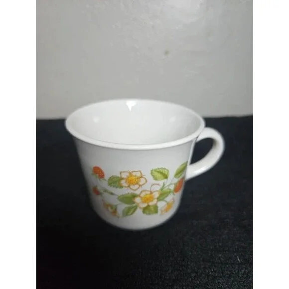 Vintage Corelle Strawberry Sunday Coffee Mug Hook Handle Corning NY USA 1970s