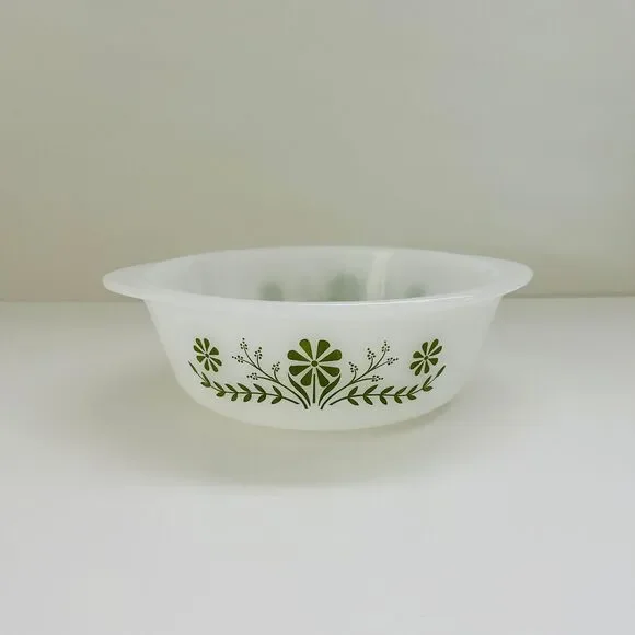 GLASBAKE White Milk Glass Green Daisy Floral Round Casserole Baking Dish 1.5 Qt
