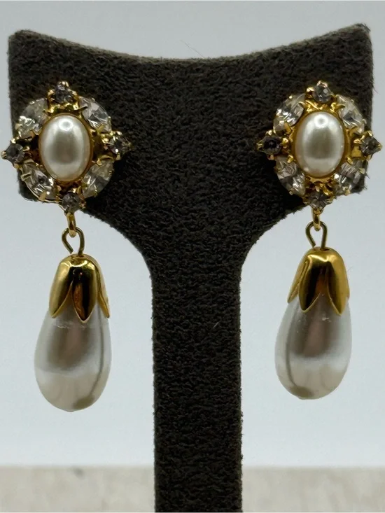 Vintage Gold-Tone Pearl Drop Earrings Classic White Pearls