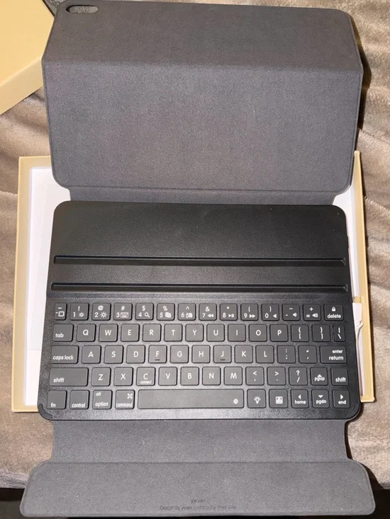 📱 iPad Pro 11” Wireless Bluetooth Keyboard Case – Brand New