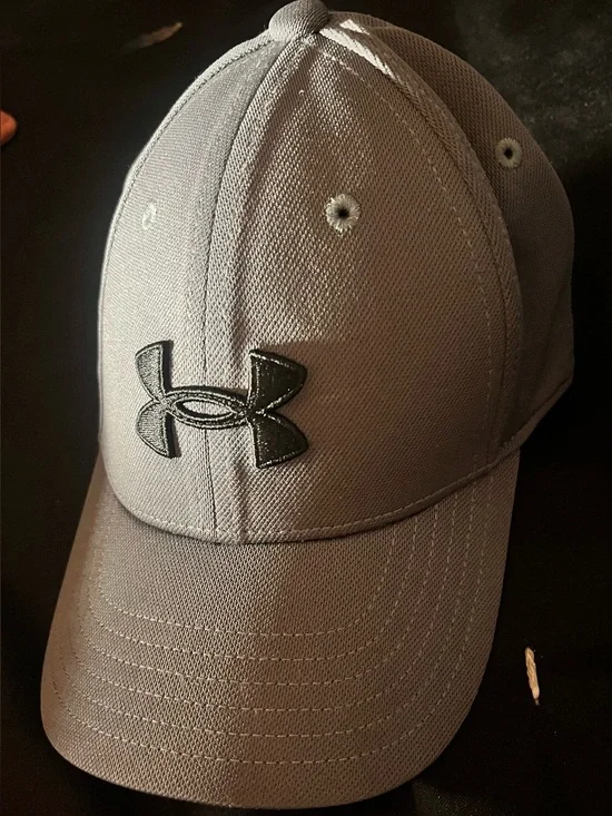 Under Armour Grey Curved-Brim Performance Hat with Black Logo