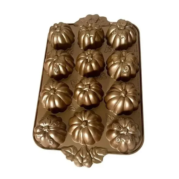 Nordic Ware Williams Sonoma Pumpkin Patch Mini Bundt Pan Muffin Cake Pan