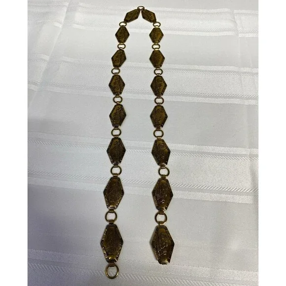 Gold Tone Chain Belt – Engraved Decorative Links & Clasp Vintage Fashion Accesso