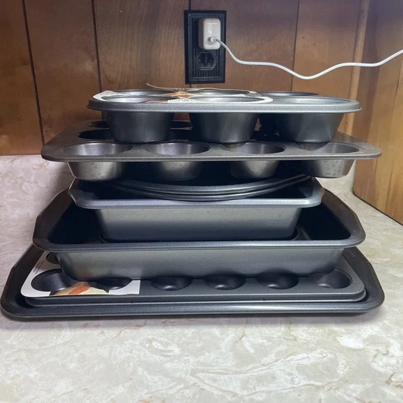 Large set of versatile Baking‎ pans, forms, non-stick, most NEW with tags